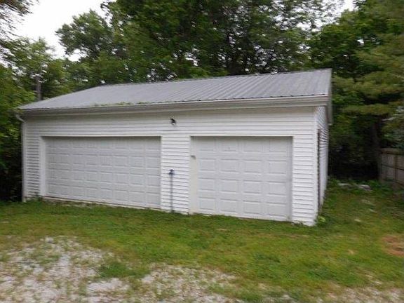 DETACHED GARAGE