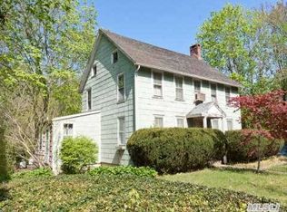 48 Main St, East Setauket, NY 11733