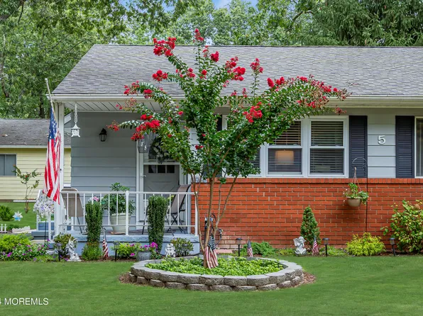 5 Idaho Drive #B, Whiting, NJ 08759