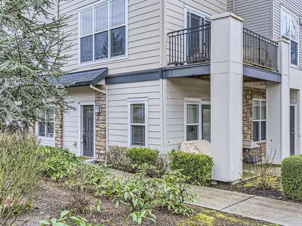 10675 NE Red Wing Way #102, Hillsboro, OR 97006