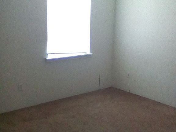 3rd image of 150 Yellow Jacket Dr APT 35