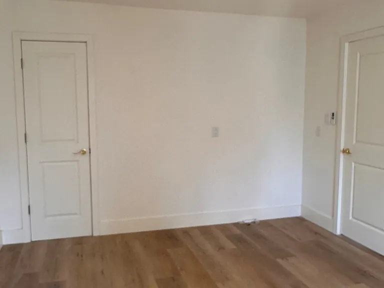 410 Randall St — Photo 7