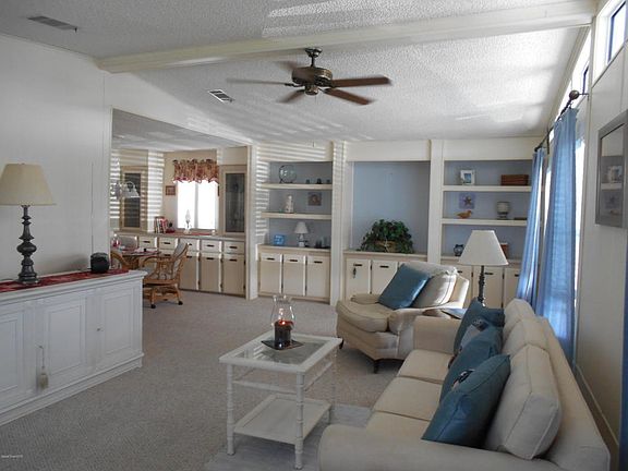 2nd image of 924 Jacaranda Dr