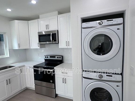 3rd image of 10319 1/2 Eldora Ave