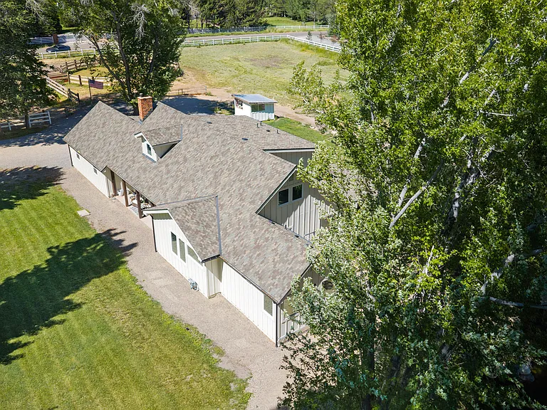 2241 Pioneer Trl — Photo 1