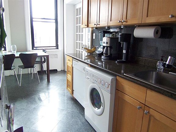 3rd image of 175 W 72nd St APT 12G