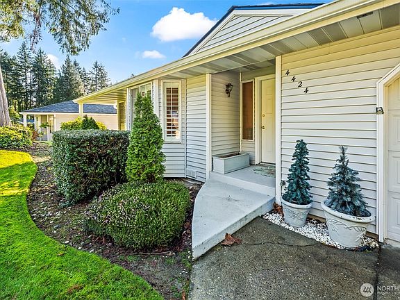 2nd image of 4424 32nd Avenue #6A