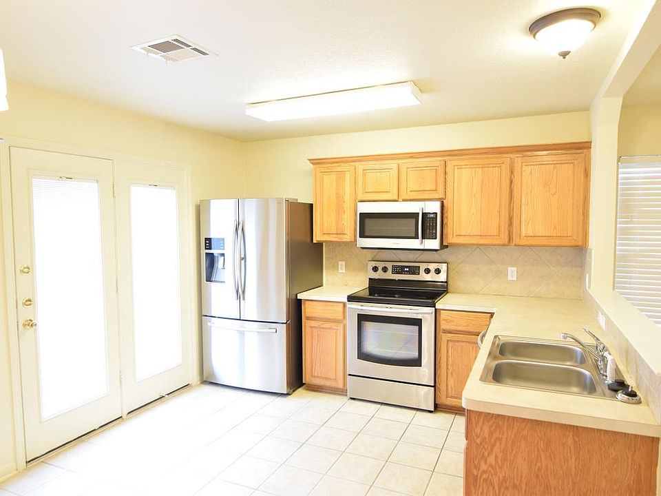 1st image of 2404 Mikulec Dr