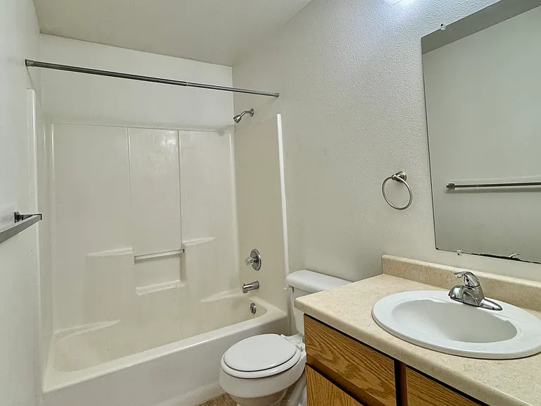 2340 Fairview Ave — Photo 13