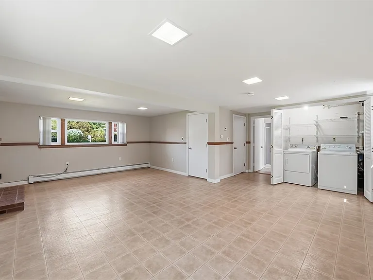 6 Belmont Rd — Photo 33