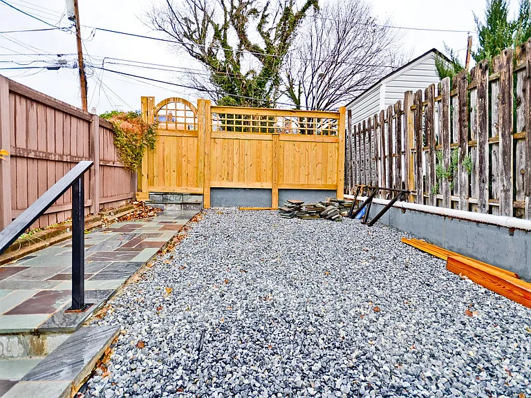 541 Quincy St NW #A — Photo 27