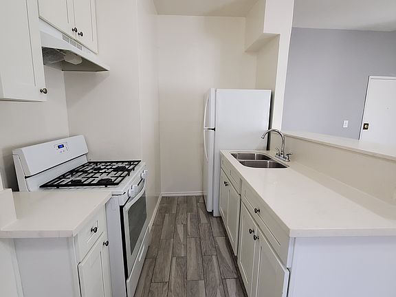 4th image of 3020 Altura St APT 3