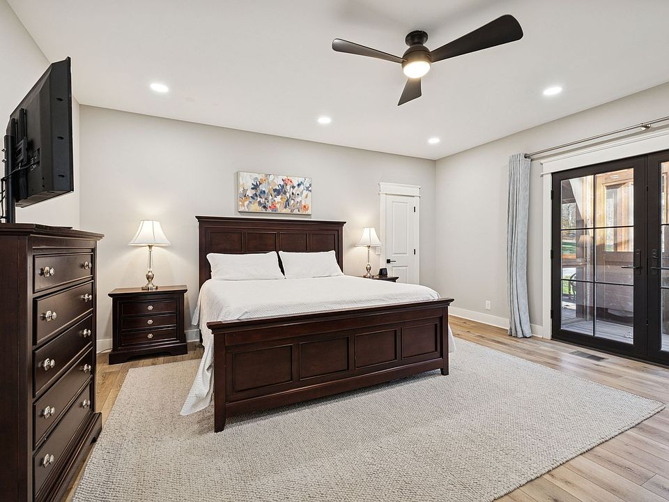 16th image of 7340 Bradford Rd