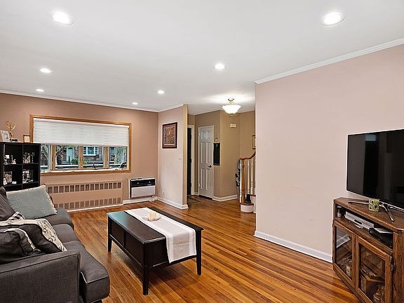 3rd image of 63-12 72nd St
