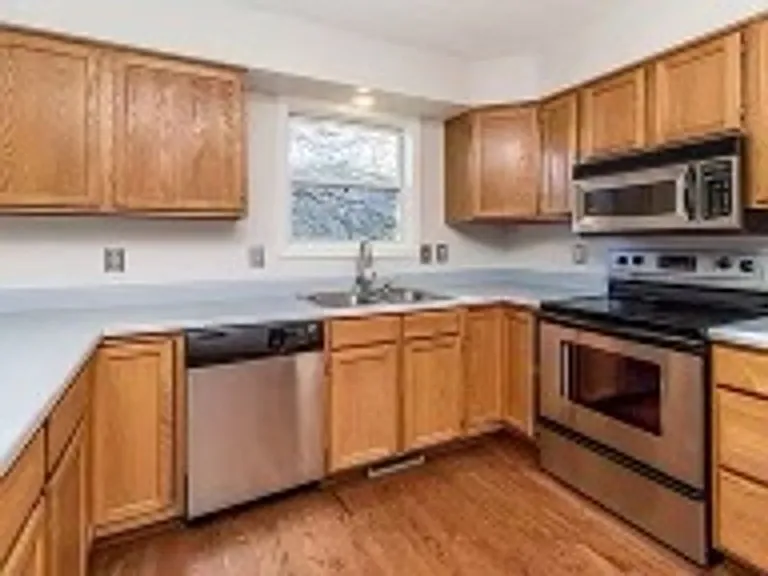 2300 S Hastings Ct — Photo 2