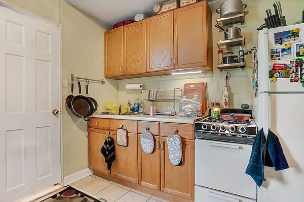 Rented by Twyford Real Estate | media 33