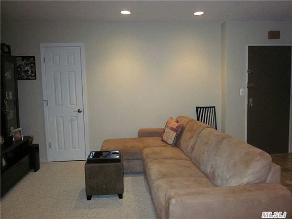 4th image of 246-08 57th Dr #F11
