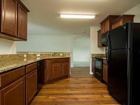 3rd image of 231 Pheasant Dr