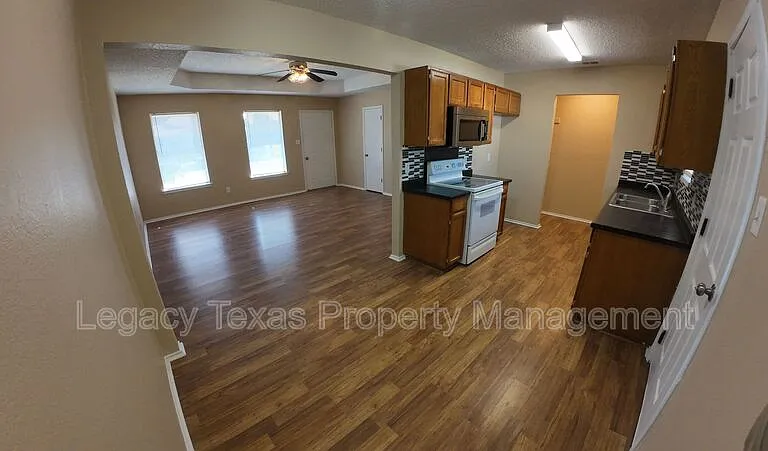 318 College St #B — Photo 1