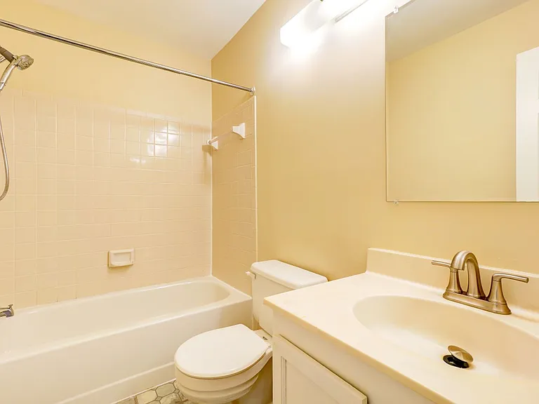 20649 Shadyside Way #B — Photo 6