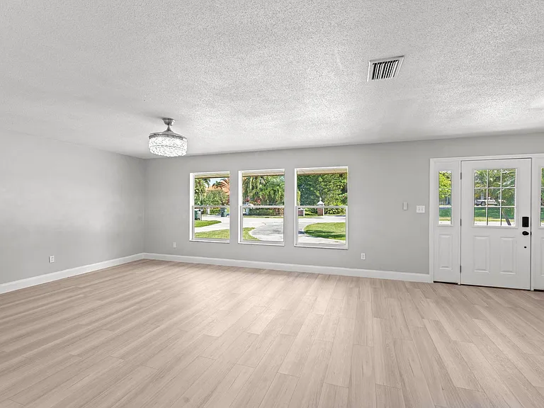 534 E Del Monte Ave — Photo 30