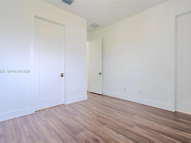 1427 SW 23rd St — Photo 48