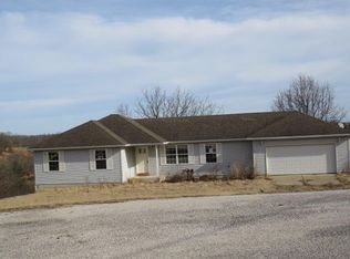 220 Hedgetree Dr, Spokane, MO 65754