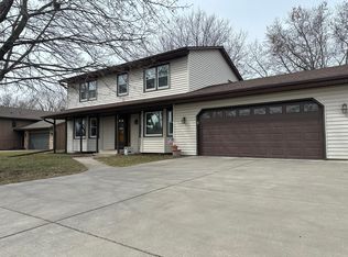 8185 Comstock Way, Inver Grove Heights, MN 55076