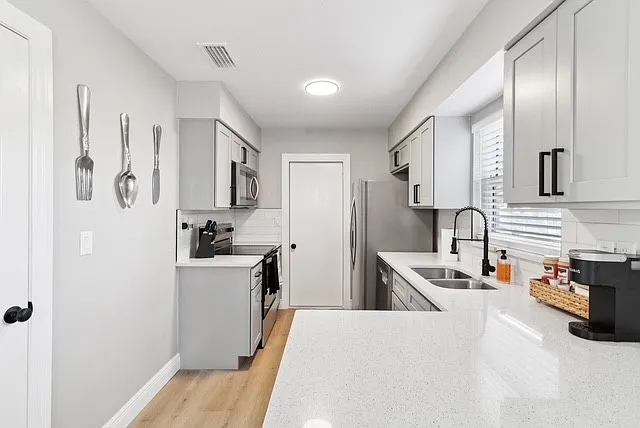 11199 Mayflower Rd — Photo 5