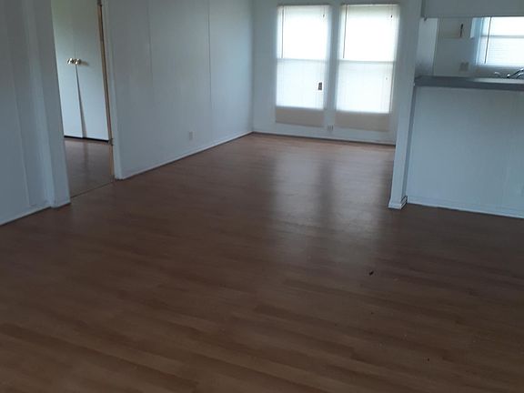 4th image of 348 Pandora Ave