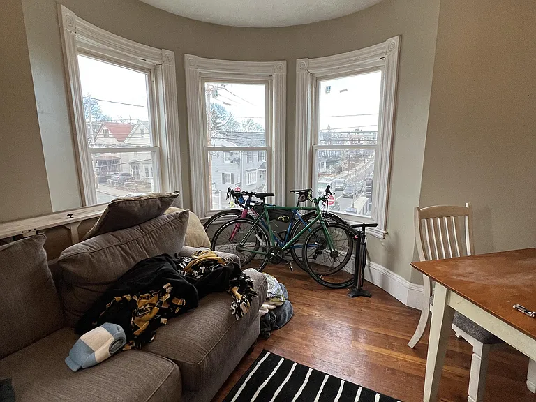 Cedar St — Photo 6