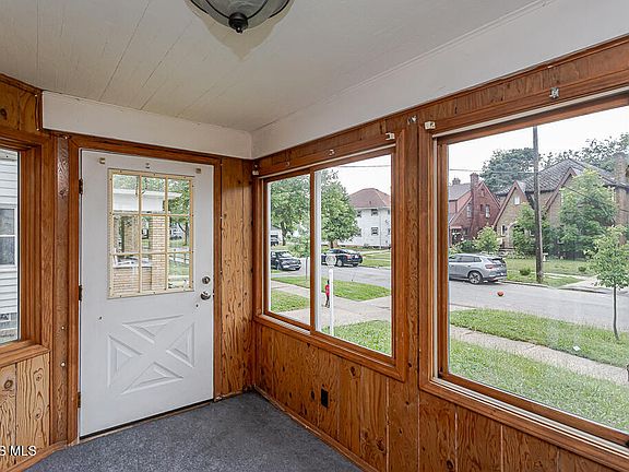5th image of 1938 Fernwood Ave
