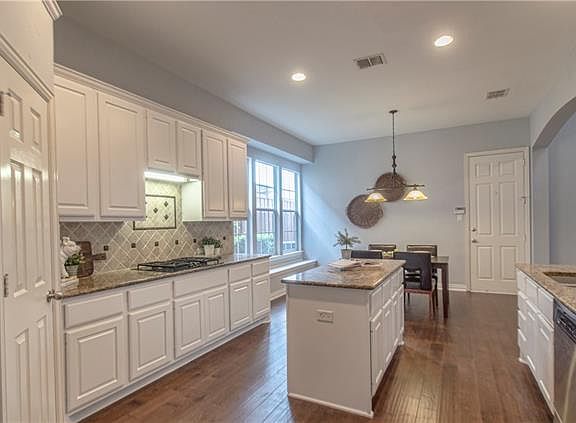 4th image of 841 Winchester Dr