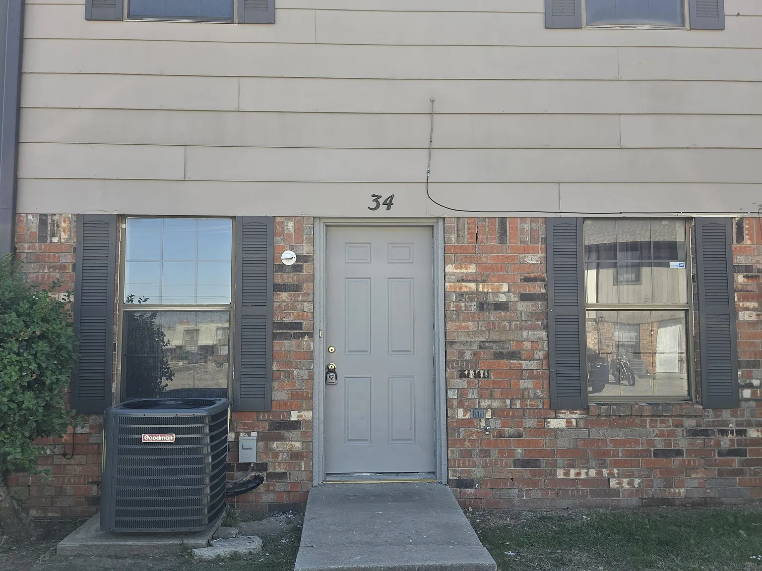 2 bed, 1.5 bath, 800 sqft, $950 — Photo 1