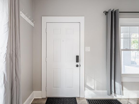 4th image of 203 N Walcott St