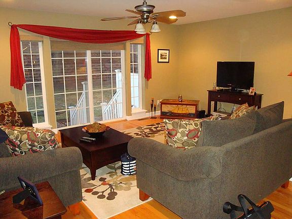 3rd image of 4015 Thomas Paine Way