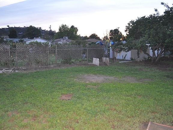 4th image of 872 Wilson Ave
