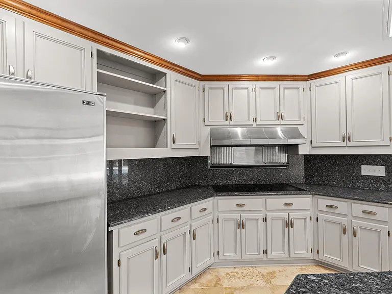 714 N Shady Ln — Photo 29