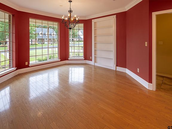 3rd image of 505 Northcreek Dr