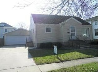 208 S Walnut St, Manteno, IL 60950
