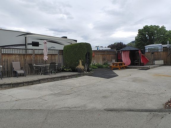 2nd image of 415 Commonwealth Rd #143