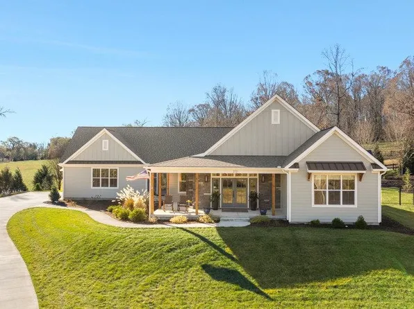 212 Lord Byron Ln, Travelers Rest, SC 29690