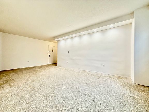 2nd image of 875 Boynton Ave APT 3I