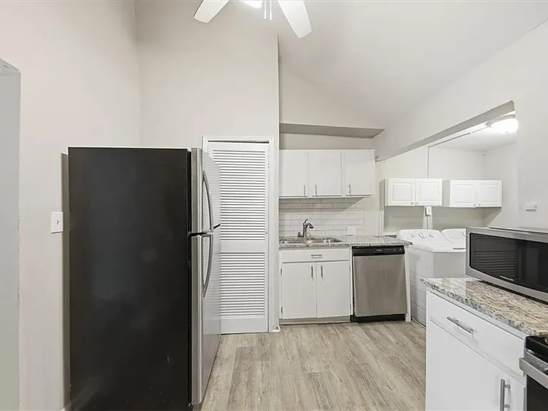 154 Lawton St SW — Photo 10