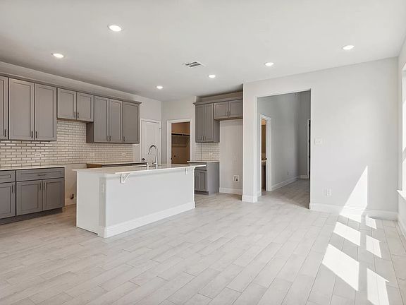 Kitchen & Dining Room