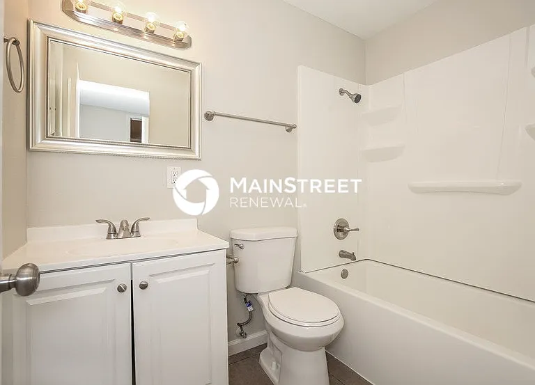 2126 Citroen St — Photo 13