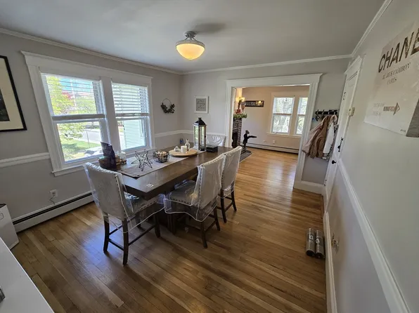 109 Jewett St #2, Newton, MA 02458