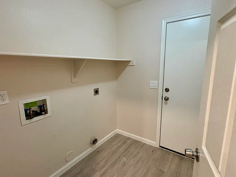 8556 W Carol Ave — Photo 34