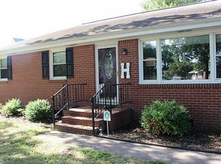 1405 Lakeside Rd, Virginia Beach, VA 23455