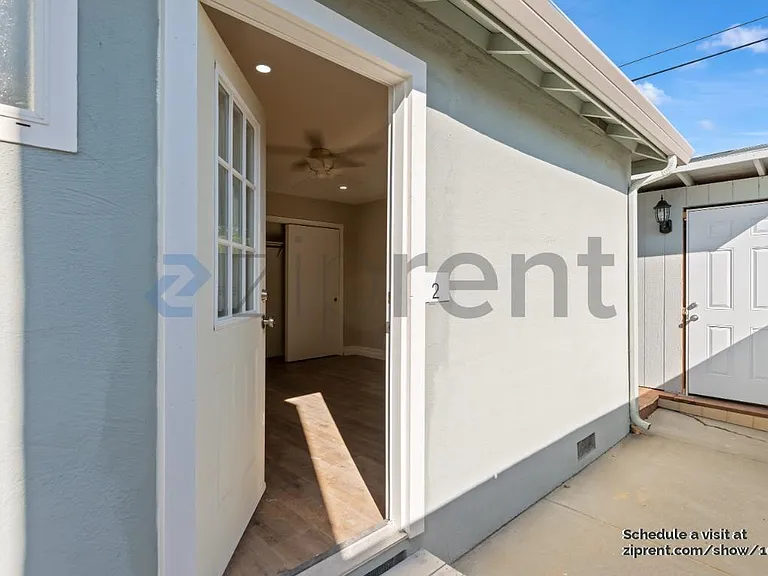 1729 Laine Ave #2 — Photo 4